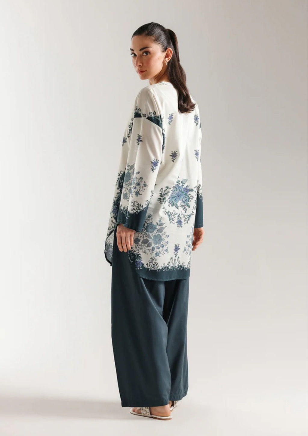 Mehreya: 2-Piece Printed Farshi Suit