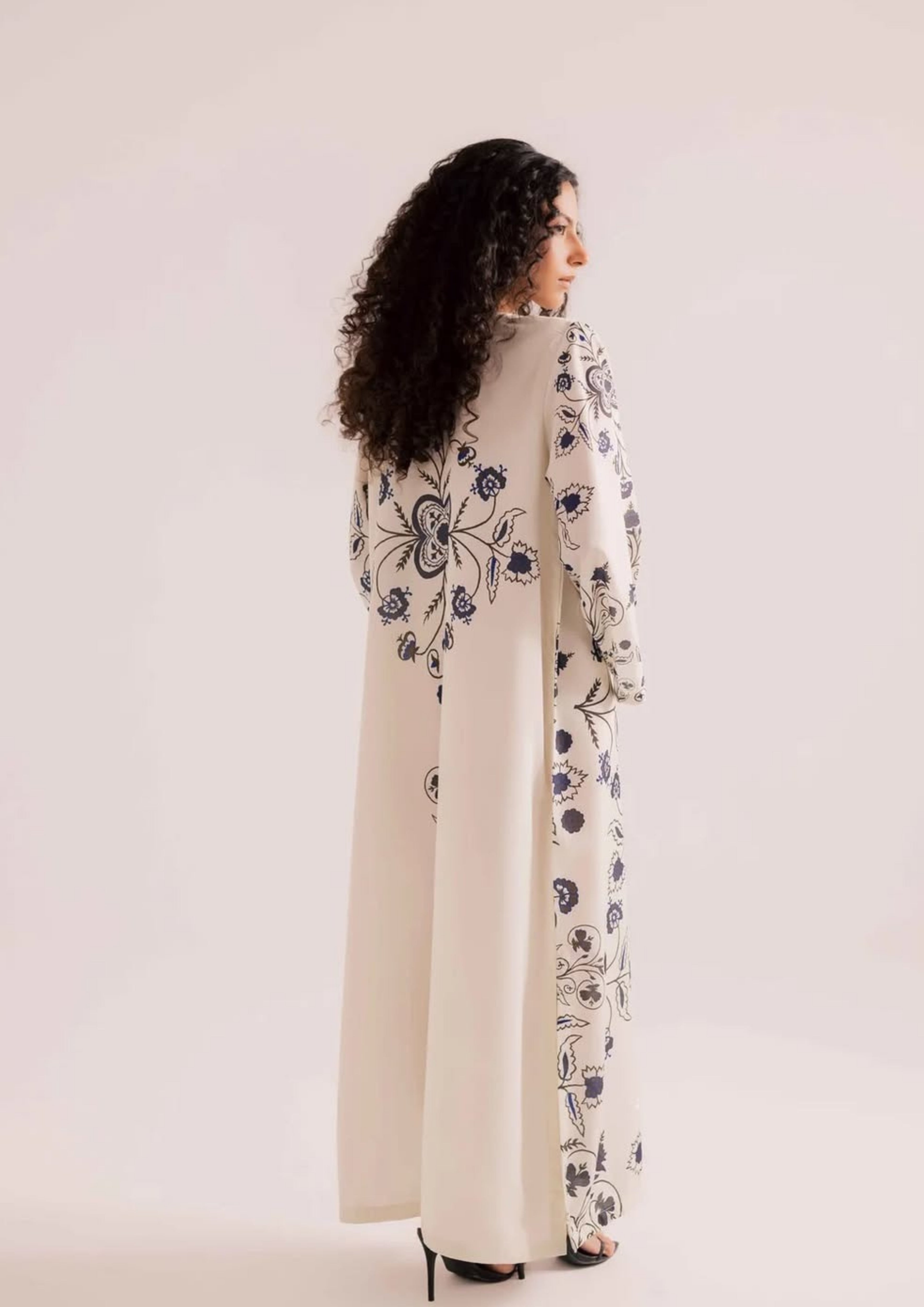 Noir Bloom: Kaftan